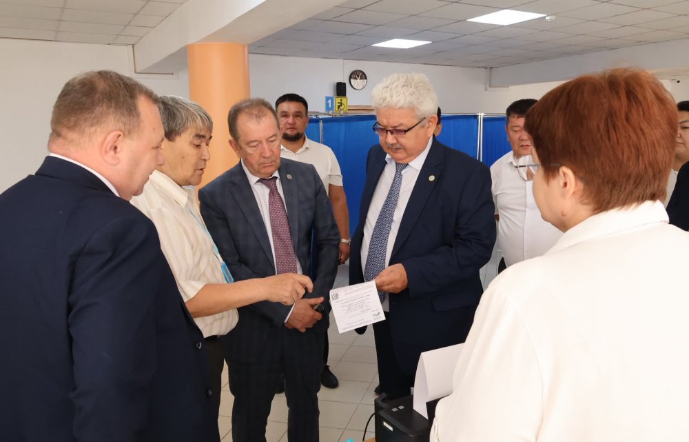 МИХАИЛ БОРТНИК СОЛТҮСТІК ҚАЗАҚСТАН ОБЛЫСЫНДАҒЫ САЙЛАУ УЧАСКЕЛЕРІНЕ ТЕКСЕРУ ЖАСАДЫ