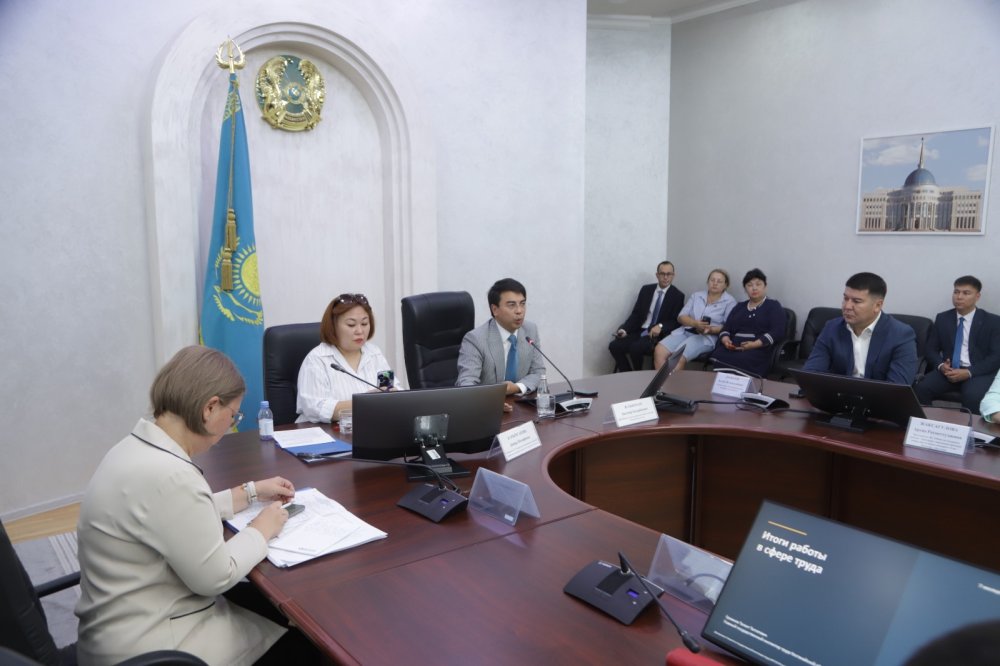 ҚР Еңбек және халықты әлеуметтік қорғау вице-министрі Қостанай облысында жұмыспен қамту және әлеуметтік қолдау саласындағы жаңа цифрлық шешімдерді таныстырды