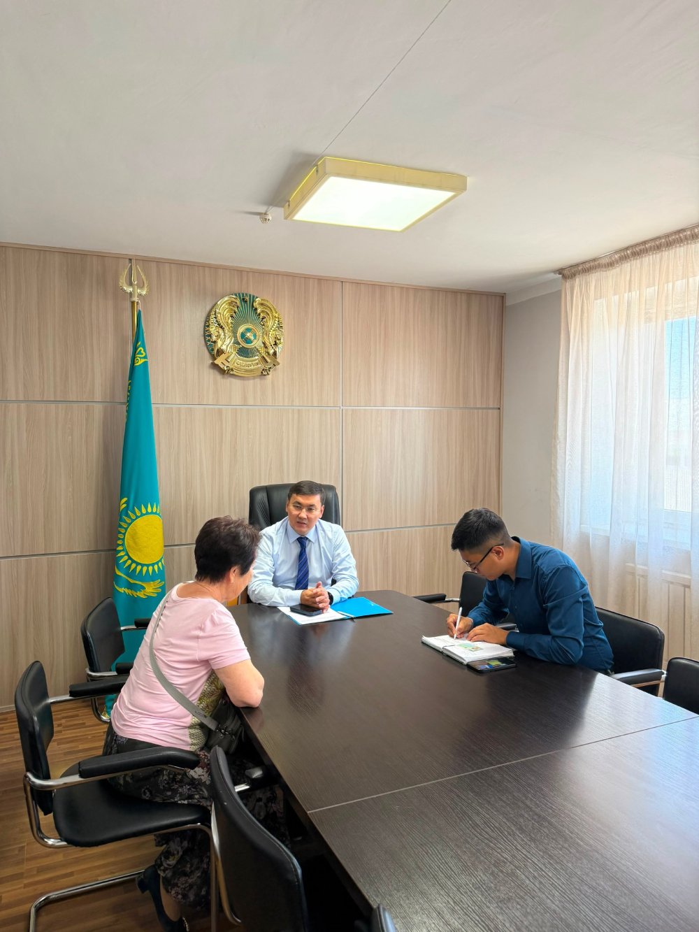 Маңғыстау облысы Әділет департаментінің басшысы А.Н. Каримов азаматтарды жеке қабылдады