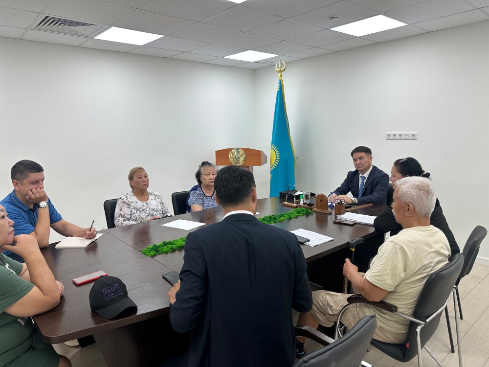 🏢 «Жағалау» тұрғын үй кешенінде жылыту маусымына дайындық мәселелері талқыланды