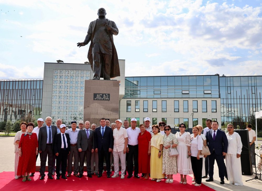 ТҮРКІСТАНДА АБАЙ МҰРАСЫ ҰЛЫҚТАЛЫП, ЖАСТАРҒА «АБАЙ ЖОЛЫ» СЫЙҒА ТАРТЫЛДЫ