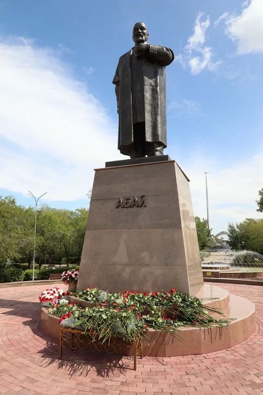 Қарағанды облысында Абай күні: тұрғындарды концерттерге, көрмелерге, жаңа кітапхананың ашылуына және әдеби кездесулерге шақырады