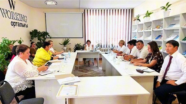 Арнаулы әлеуметтік қызметтер көрсету орталықтарының директорларымен алқа отырысы