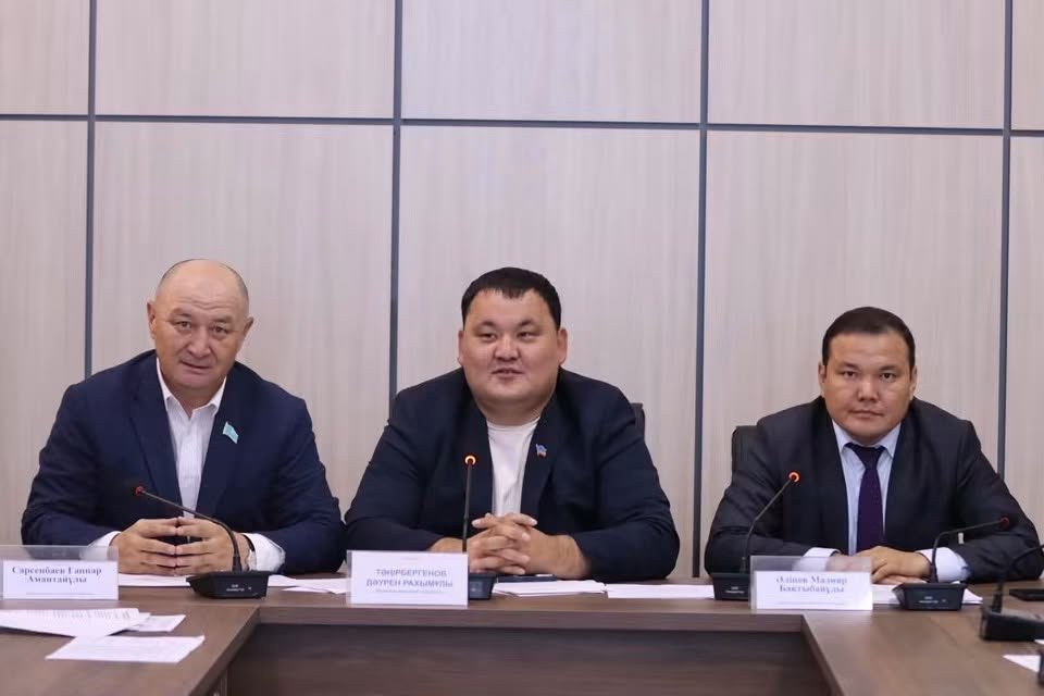 ТҰРАҚТЫ КОМИССИЯ ОТЫРЫСЫ ӨТТІ