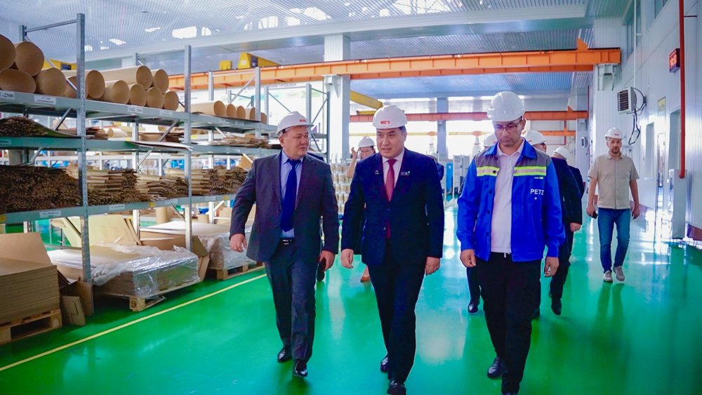 Асқарбек Ертаев СҚО-да еңбек жағдайымен және өңірге жаңадан қоныстанған азаматтардың бейімделуімен танысты