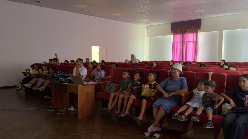 Халықаралық жастар күніне орай «Абай бол» фильмінің көрсетілімі ұйымдастырылды.