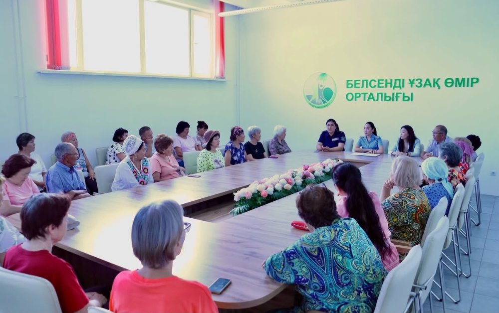 ШҚО-да қарт адамдарға интернет-алаяқтардан қорғану жолдары түсіндірілді