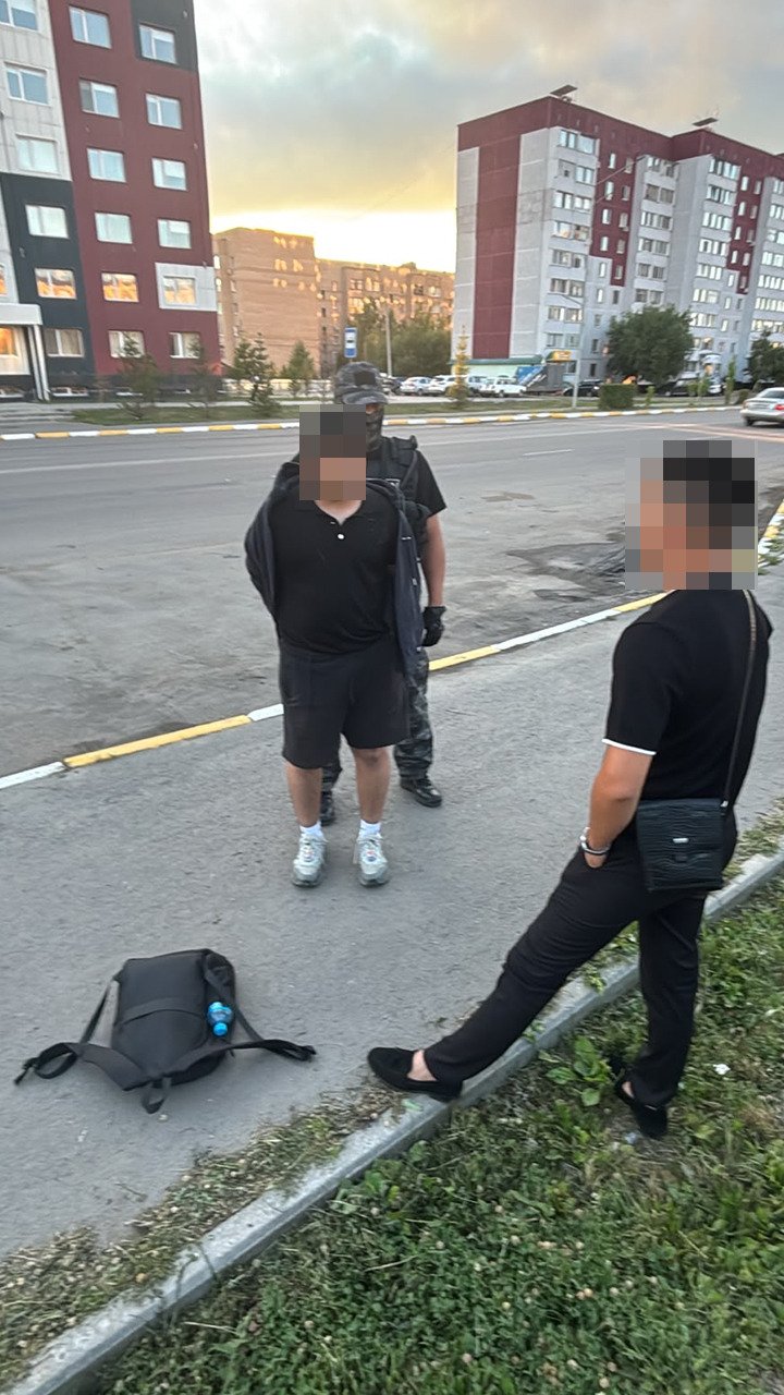 СҚО-да полицейлер рюкзегінен есірткі салынған 120 бума табылған 20 жастағы астаналықты ұстады