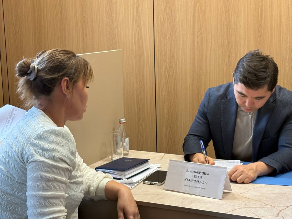 Әуезов ауданының әкімі Абзал Егембердиев азаматтарды кезекті жеке қабылдауын өткізді