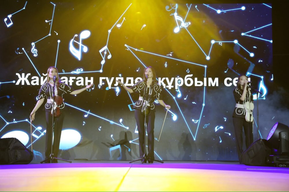 Алматыда ALMATY SUMMER FEST сахнасында Шәмші Қалдаяқовтың әндері шырқалды