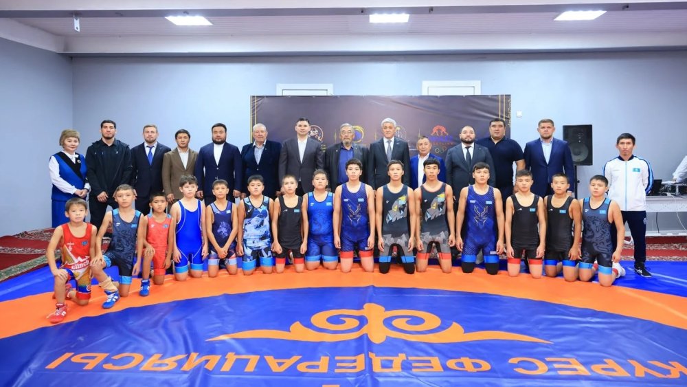 Қарағандыда болашақ чемпиондар жаттығатын жаңа күрес залы ашылды