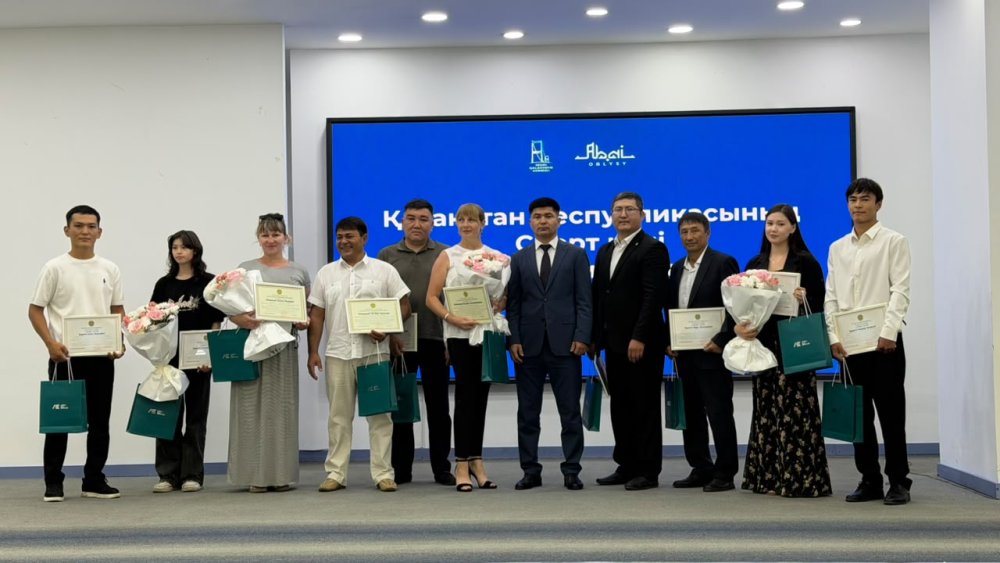 Семей қаласында Қазақстан Республикасының Спорт күніне орай салтанатты марапаттау рәсімі өтті