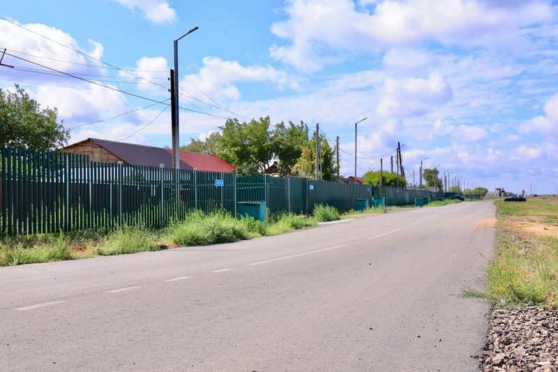 Дубовкада жолдар жаңартылып, нөсер кәрізі салынуда