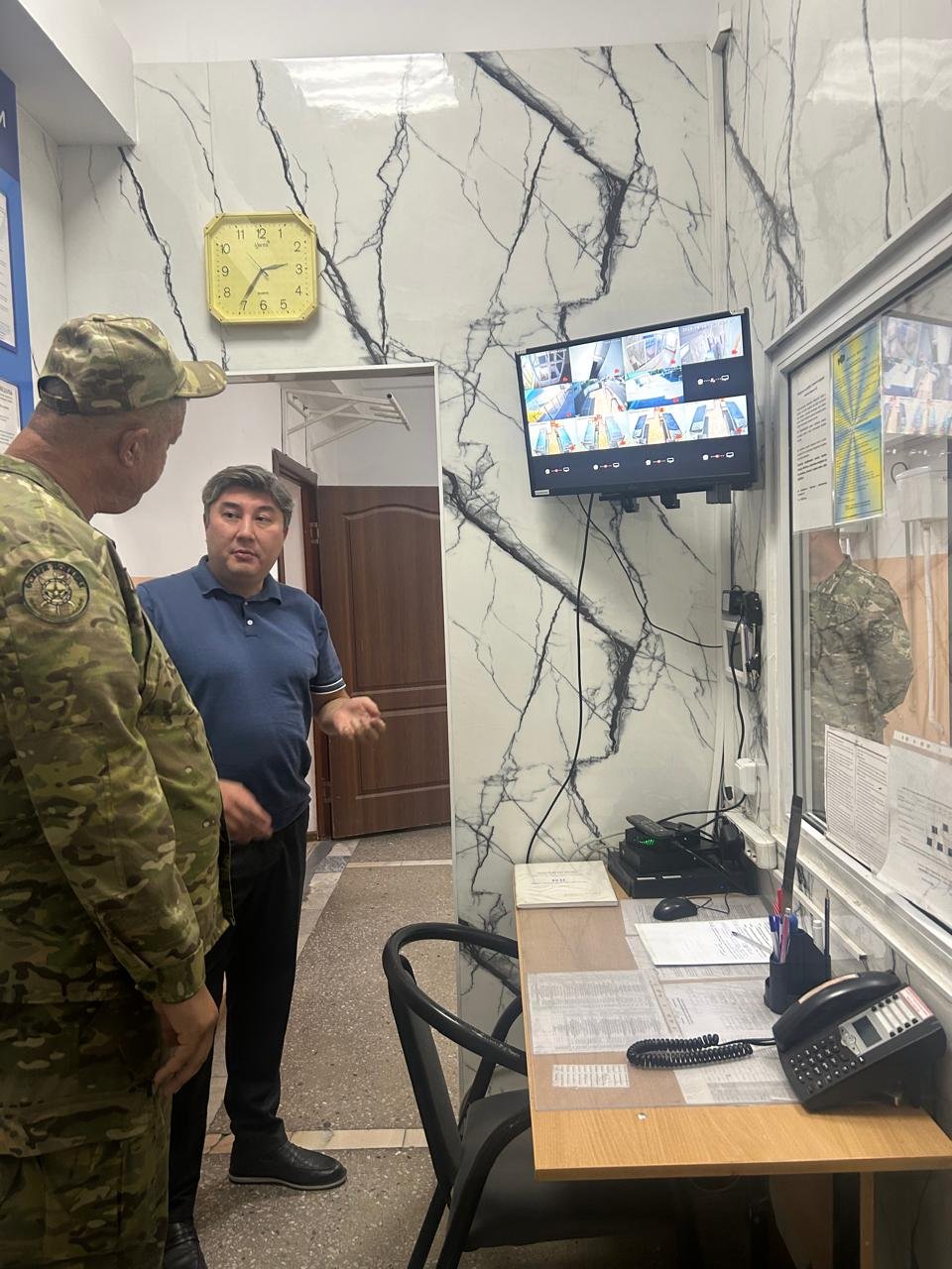 Өкілдік Алматы өңірлік гарнизоны Әскери полиция жасағының гауптвахтасына мониторингтік бару жүргізді
