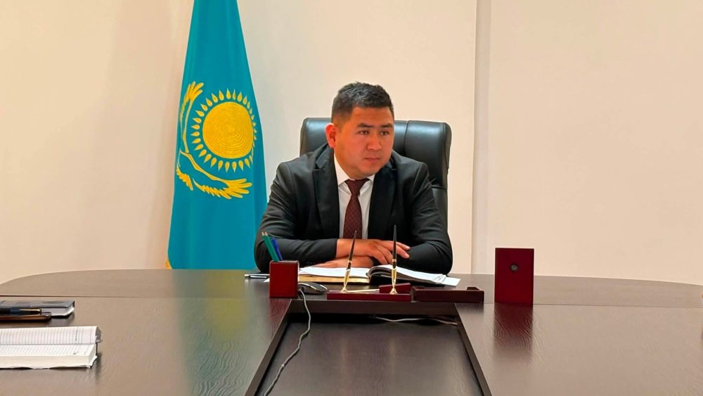 Бүгін мемлекеттік қызметшілер арасында кеңес өткіздім