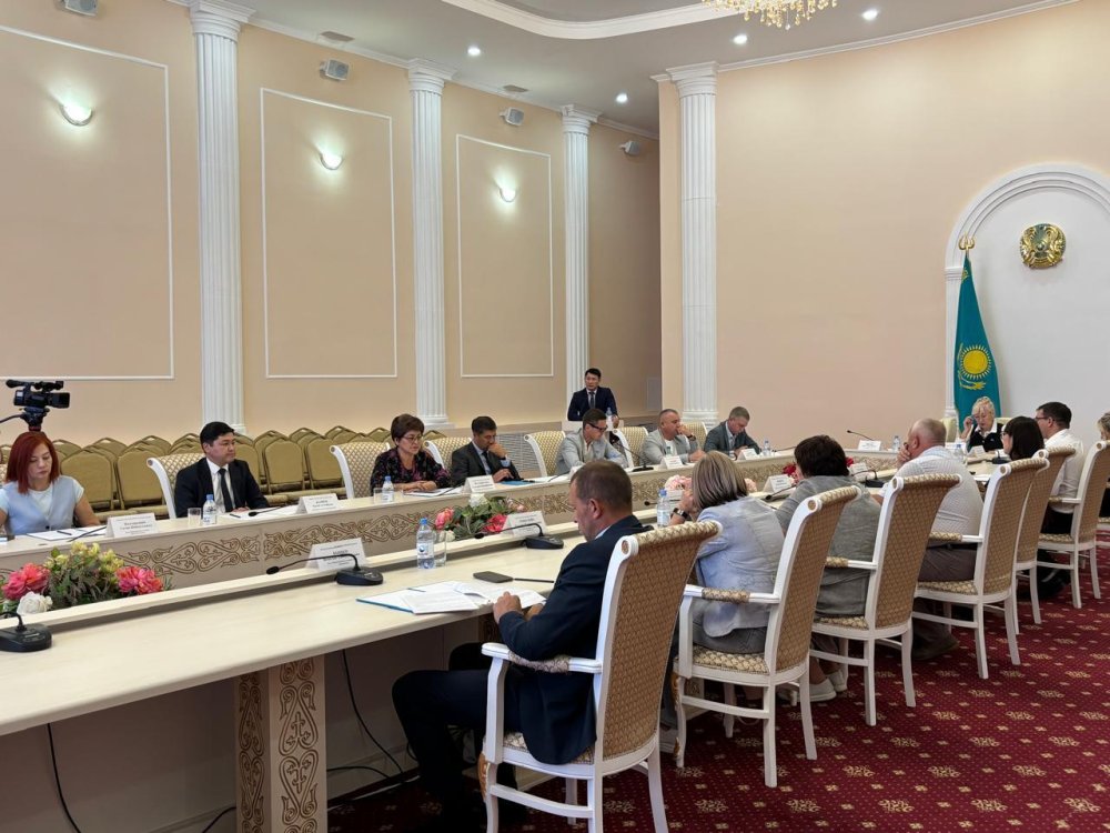 Мәслихаттың кезекті сессиясында депутаттар Лисаков қаласы мен Октябрь кенті әкімдерінің жүктелген функциялар мен міндеттердің орындалуы туралы есептерін тыңдады