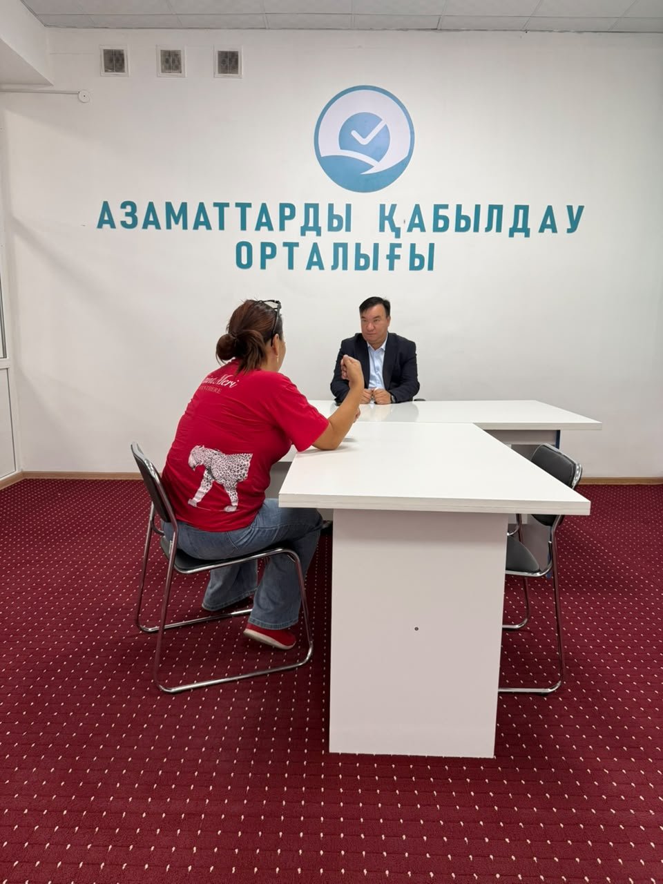 ҮШАРАЛ ҚАЛАЛЫҚ ОКРУГІ ӘКІМІНІҢ ҚАЛА ТҰРҒЫНДАРЫН ЖЕКЕ ҚАБЫЛДАУЫ