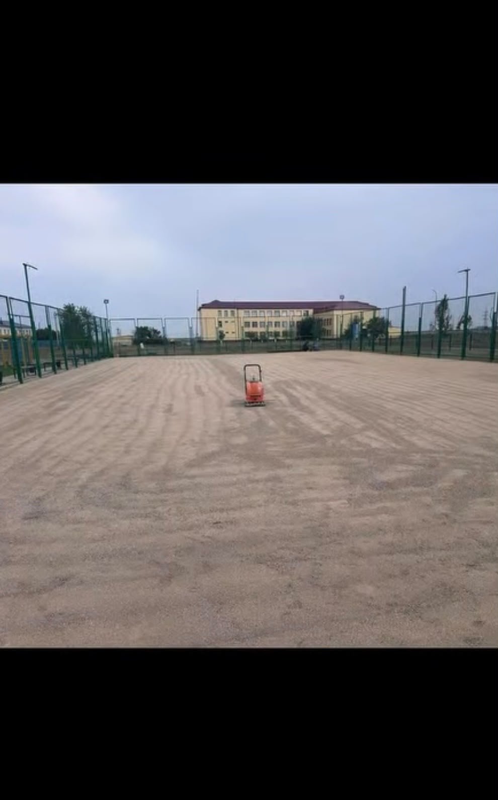 Ағымдағы жылы Төменгі Қайрақты ауылында футбол алаңына ағымдағы жөндеу жұмыстары жүргізілді.