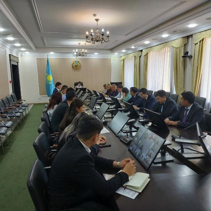Ақмола облысының әкімдігінде инклюзивті саясатты іске асыру және жұмыссыз азаматтардың басым санаттарын жұмыспен қамту мәселелері талқыланды