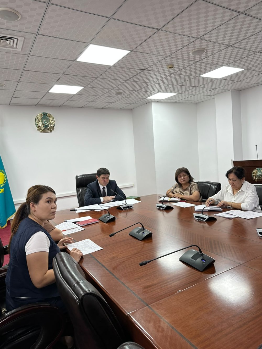 Балалардың құқықтарын қорғау және тәуекел тобындағы оқушыларды сүйемелдеу мәселелері талқыланды