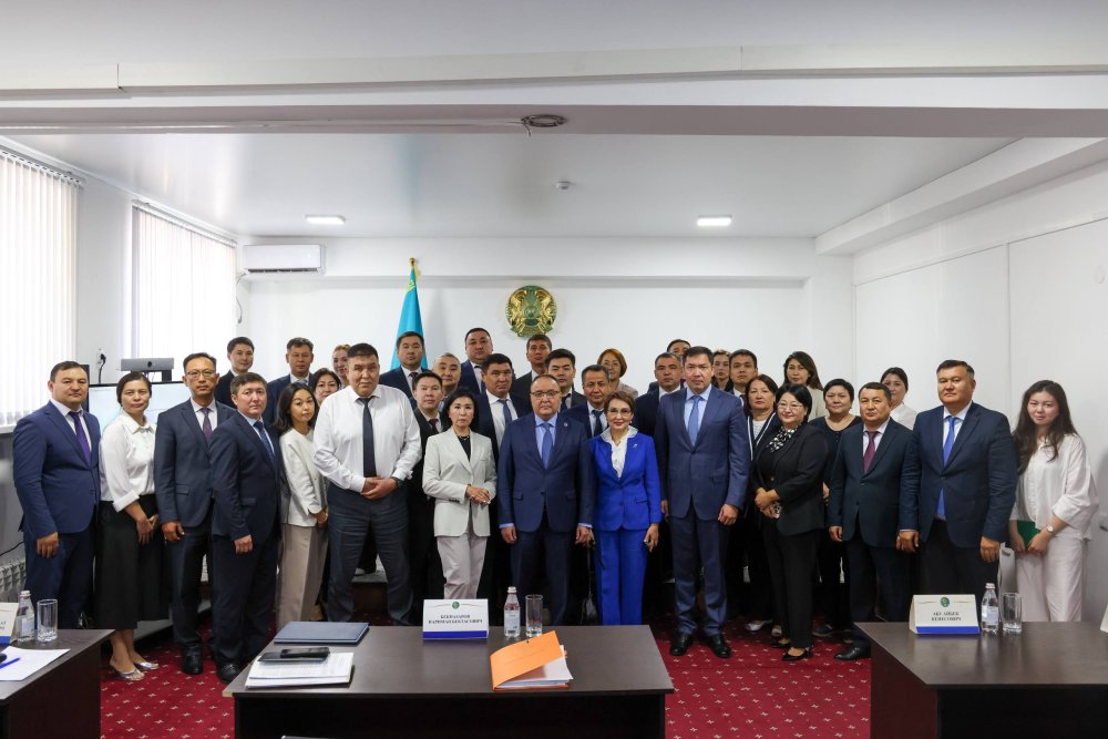 Алматы облыстық сотында Қазақстан Республикасы Жоғары Сот Кеңесі өкілдерінің өңір судьяларымен және Сот әкімшілігінің аумақтық департаментінің қызметкерлерімен кезекті көшпелі кездесуі өтті