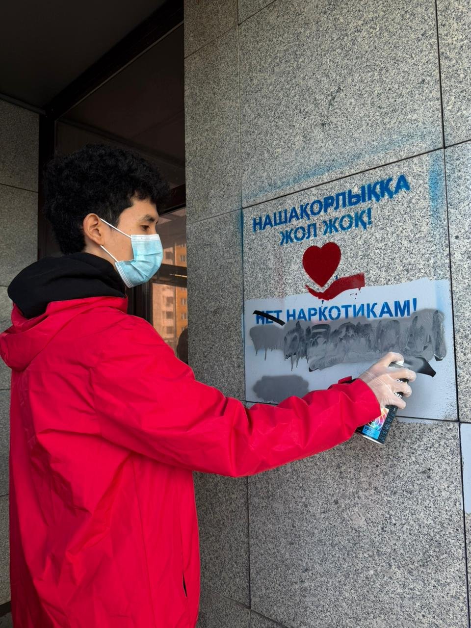 Астанада есірткі граффитиіне жол жоқ: полиция мен жастар бірлескен рейдтер өткізуде