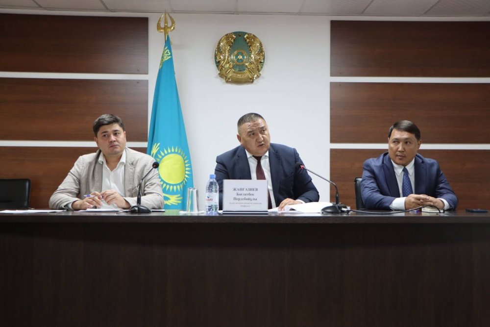 МӘЖІЛІСТЕ ӘЛЕУМЕТТІК ЖӘНЕ ИНФРАҚҰРЫЛЫМДЫҚ МӘСЕЛЕЛЕР ТАЛҚЫЛАНДЫ