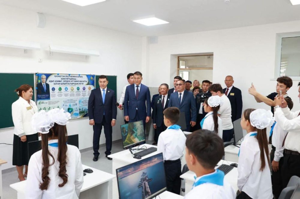 ТҮРКІСТАН: САУРАН АУДАНЫНДА 300 ОРЫНДЫҚ АБАЙ АТЫНДАҒЫ ЖАҢА МЕКТЕП ПАЙДАЛАНУҒА БЕРІЛДІ