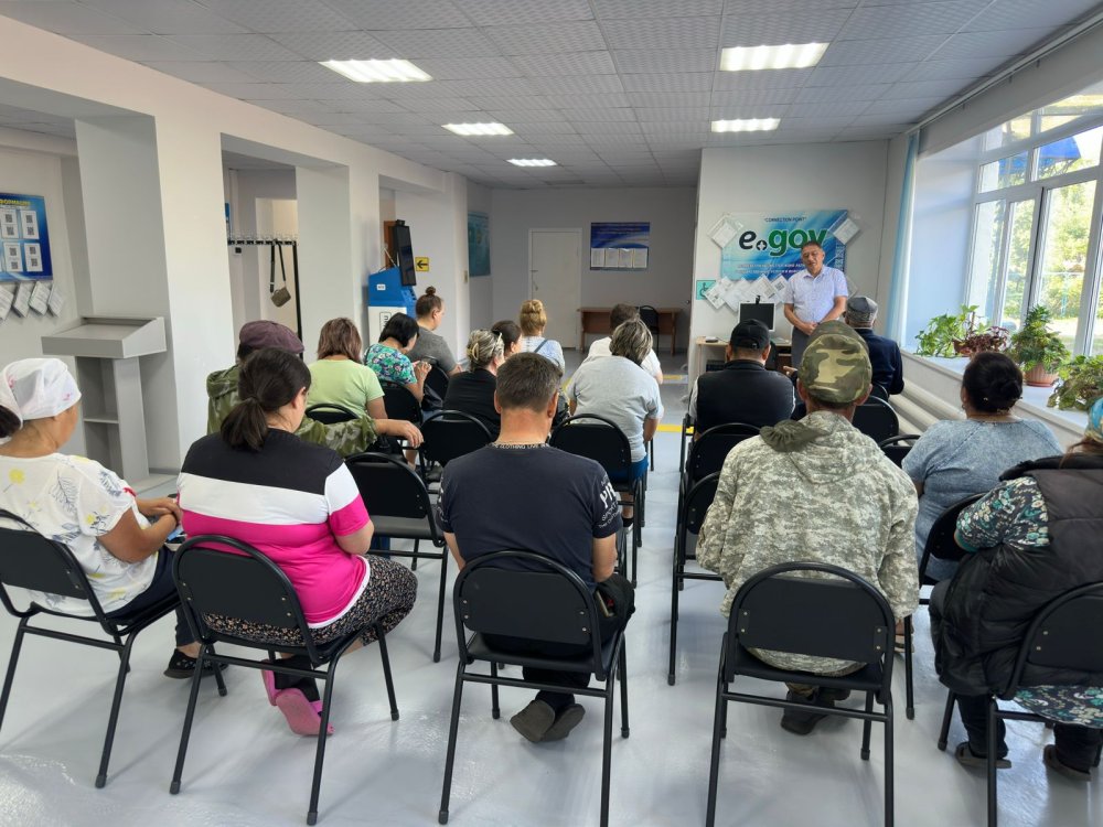 Амангелді ауылының тұрғындарымен кездесулер