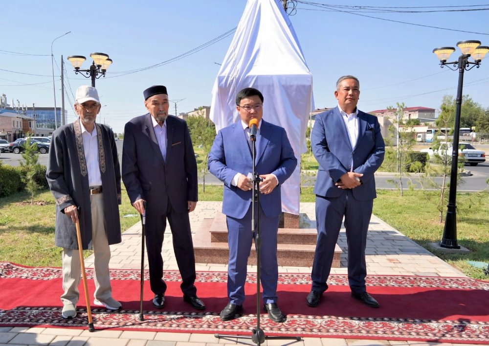КЕНТАУДА САҚ МӘУЛЕНҚҰЛОВТЫҢ 100 ЖЫЛДЫҒЫНА ОРАЙ БЮСТЫ ОРНАТЫЛДЫ