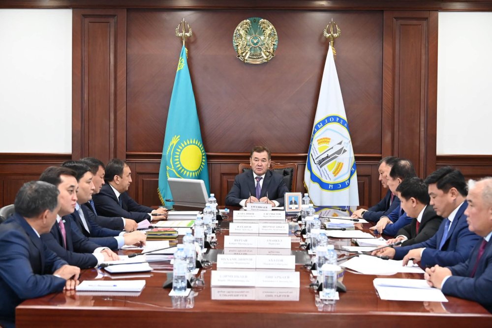 АЛДАҒЫ ҮШ ЖЫЛДЫҚТА ЖҮЗЕГЕ АСЫРЫЛАТЫН МАҢЫЗДЫ ЖОБАЛАР ТАЛҚЫЛАНДЫ
