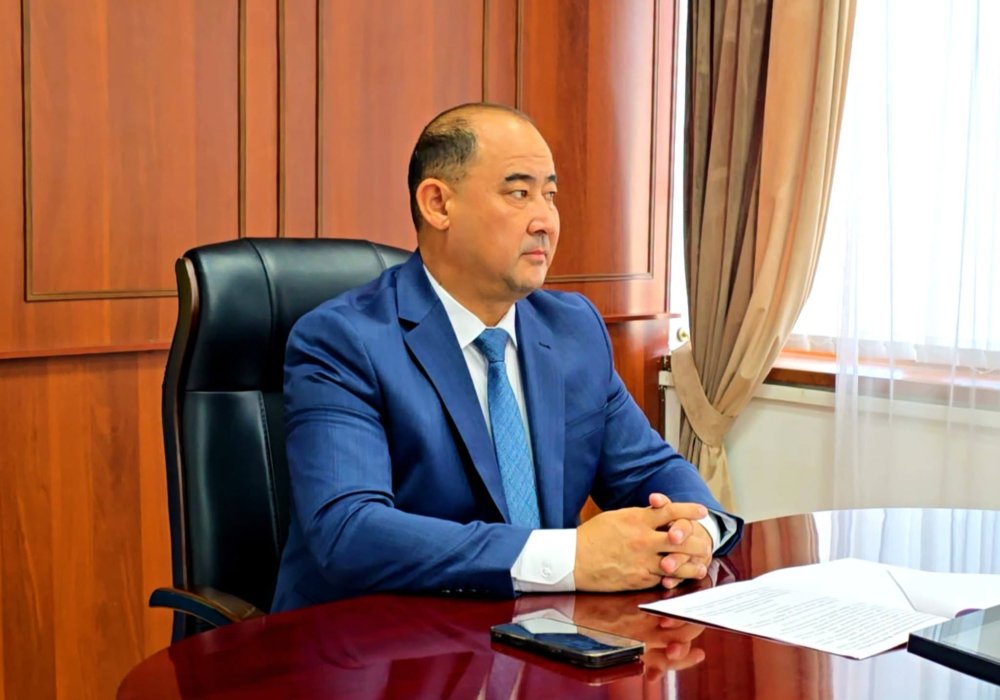 АУДАН БАСШЫСЫ МЕРЕЙТОЙ ИЕЛЕРІНЕ ҚҰРМЕТ КӨРСЕТТІ