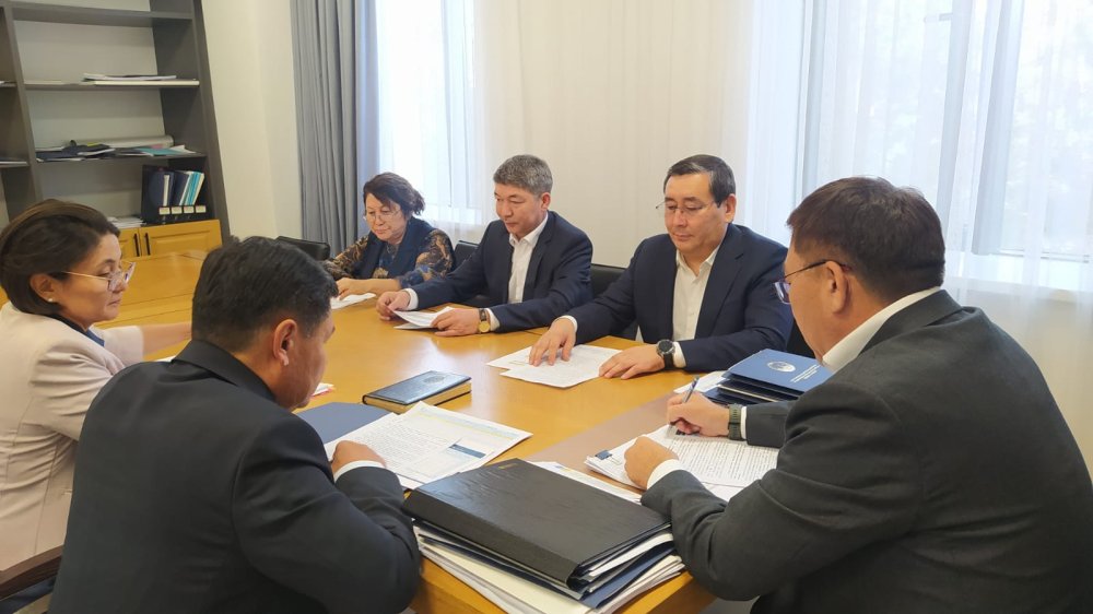 Жетісу облысының әкімдігінде жергілікті бюджеттің орындалуы бойынша жиын өтті