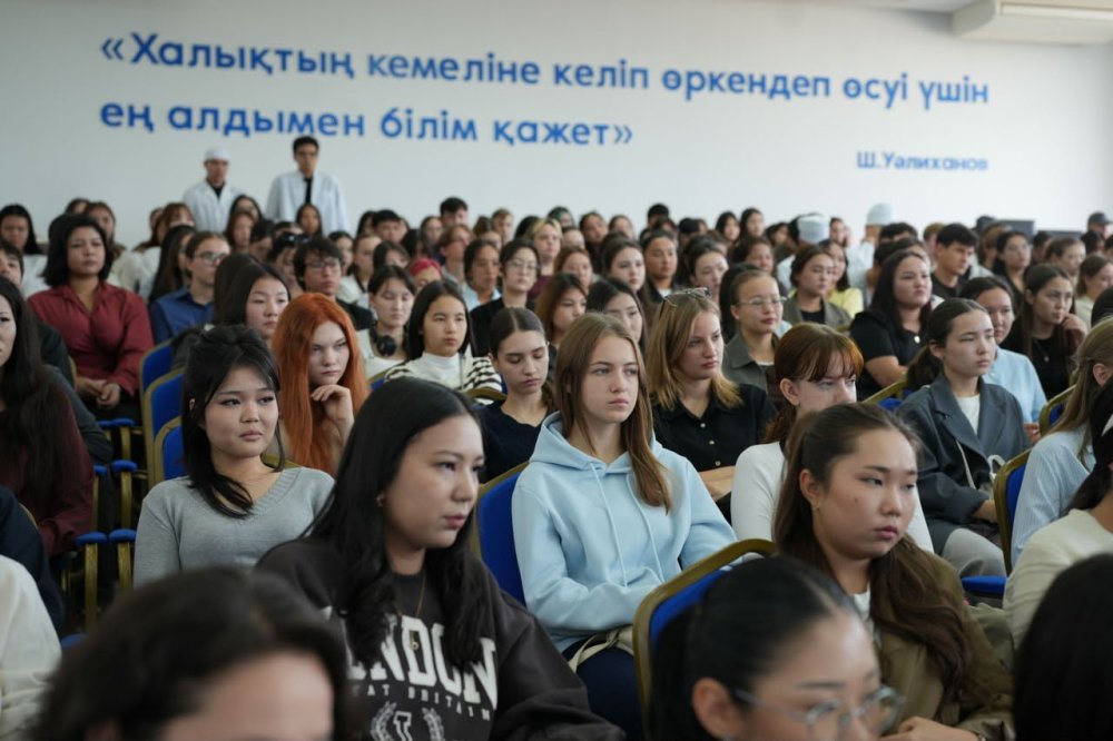 Алғашқы курс студенттеріне пайдалы ақпараттар берілді