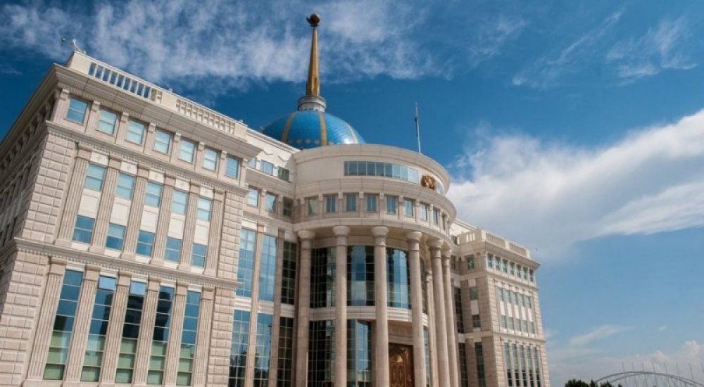 Мемлекет басшысы Қазақстанның халық жазушысы Валерий Михайловқа құттықтау жеделхатын жолдады