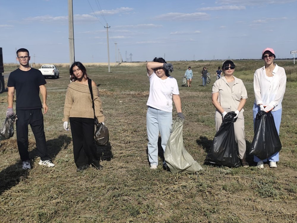 Кәсіпкерлік бөлімінің қызметкерлері «Таза Қазақстан» республикалық экологиялық акциясына қатысты