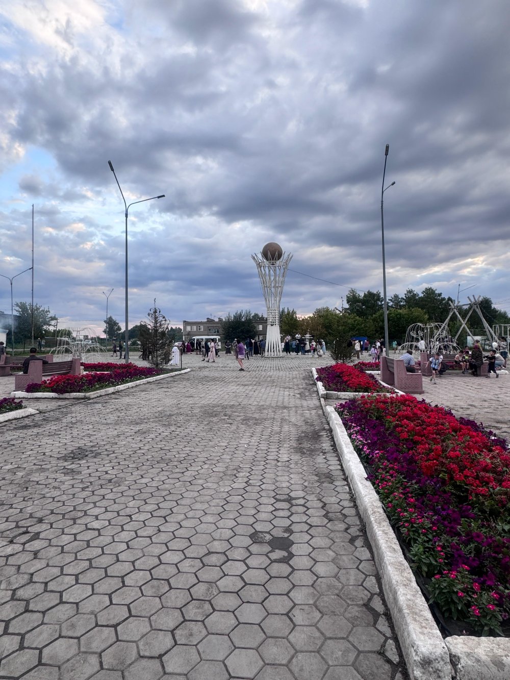 В посёлке Станционный в рамках профилактических мероприятий по предупреждению употребления наркотических веществ прошёл фестиваль молодых исполнителей с участием кавер-группы Ratmir и Т.