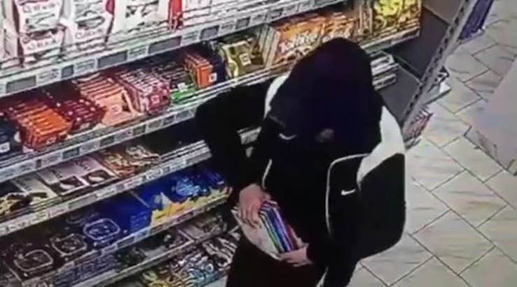 В Жаркенте мужчина за месяц вынес из магазина более 600 плиток шоколада