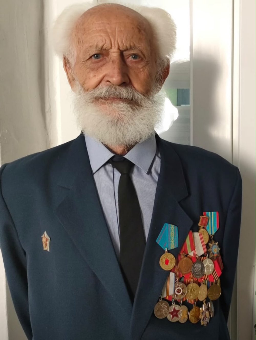 10 сентября свой 90-летний юбилей отмечает уважаемый житель города Серебрянска, ветеран труда, труженик тыла, бывший сотрудник органов внутренних дел Юрий Васильевич Новолоцкий.