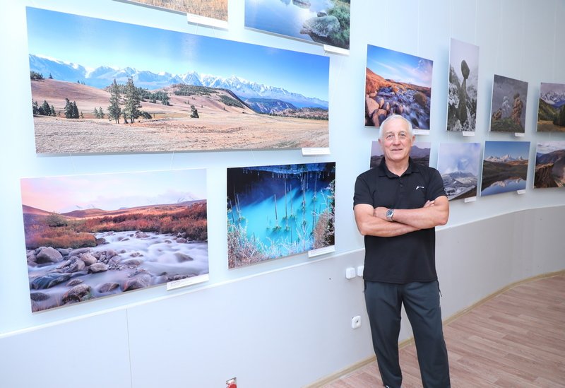 Земля, грация и космос: в Караганде открылась выставка художественной фотографии