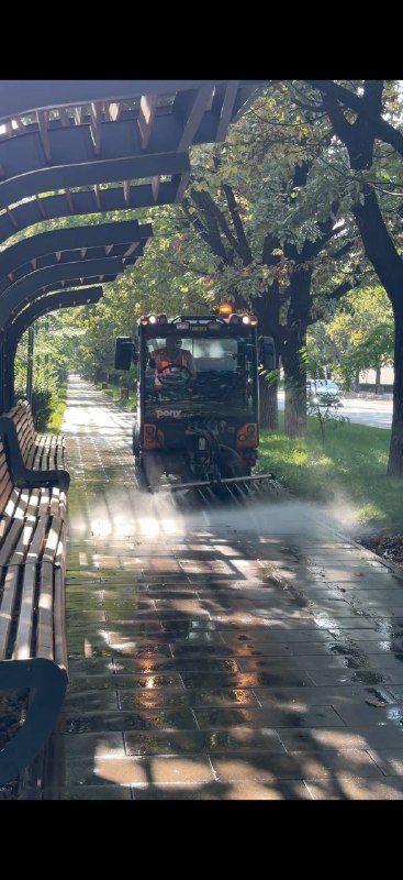 В Ауэзовском районе ежедневно проводится комплексная уборка