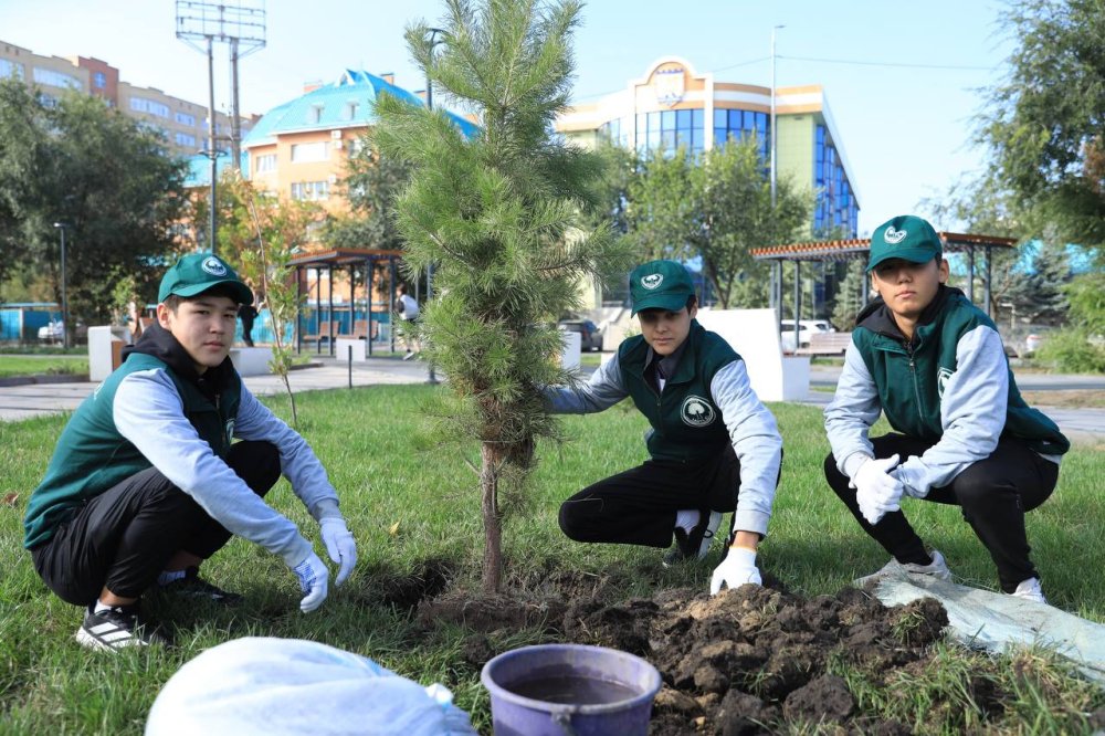 Тысячи жителей Актобе приняли участие в акции World Cleanup Day