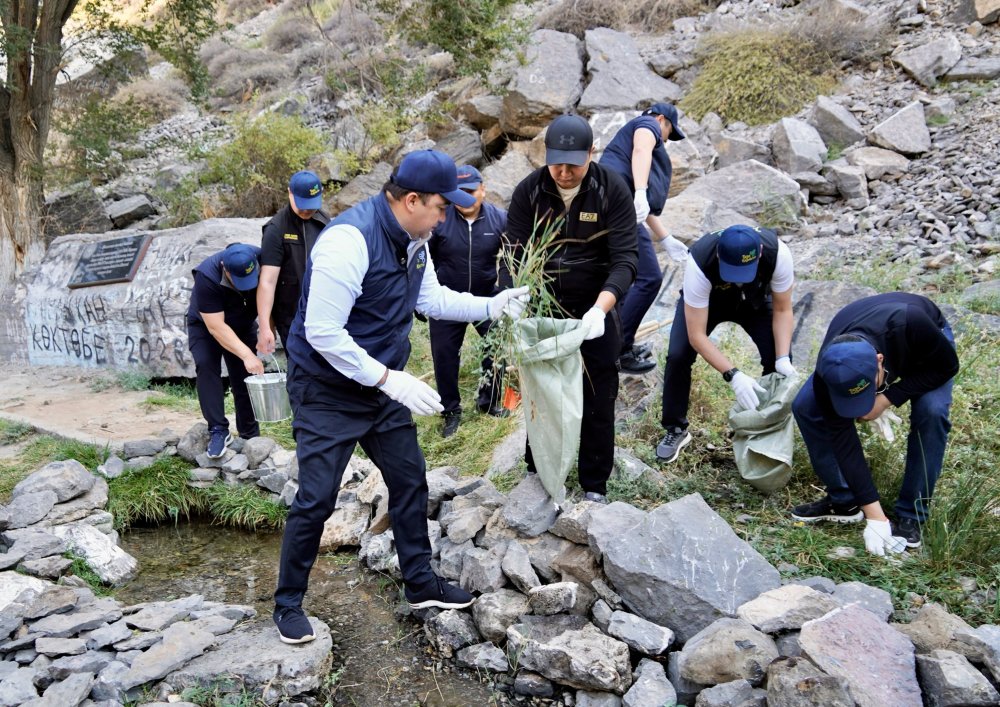 В ТУРКЕСТАНСКОЙ ОБЛАСТИ В РАМКАХ «WORLD CLEANUP DAY» НА ГОРНЫХ СКЛОНАХ ПРОШЕЛ МАСШТАБНЫЙ СУББОТНИК С УЧАСТИЕМ БОЛЕЕ 4 ТЫСЯЧ ЧЕЛОВЕК
