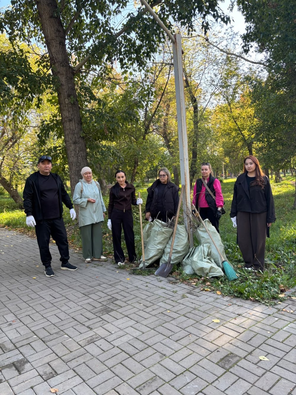 Управление туризма и инвестиций ВКО приняло участие в экологической акции «World Cleanup Day»