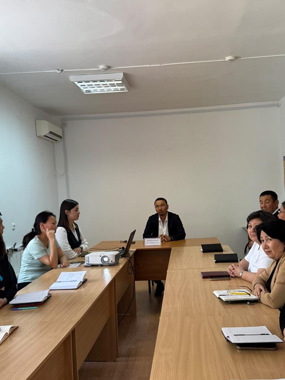 22 сентября этого года, руководитель теологического отдела "Jardem Atyrau" Р.Ка, теолог, стремился предотвратить вмешательство деструктивных религиозных потоков гражданских служащих в соответствии с рабочим планом на 2026 год Комитета по социальному обеспечению Этики региона Аттирау, теолог Р.Ка. В семинар принял участие Лмазули.