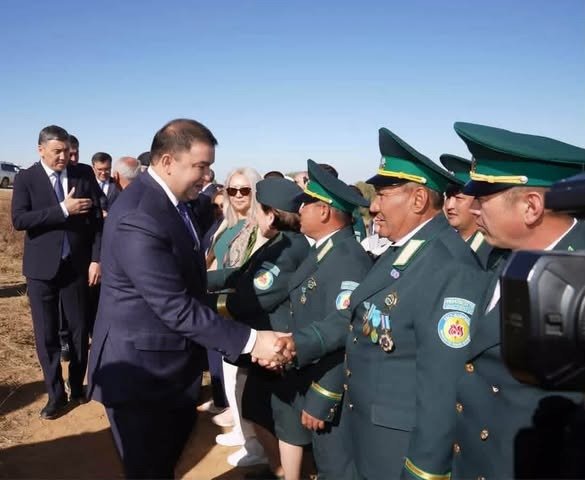 В УЩЕЛЬЕ АКСУ ОТКРЫЛАСЬ СМОТРОВАЯ ПЛОЩАДКА