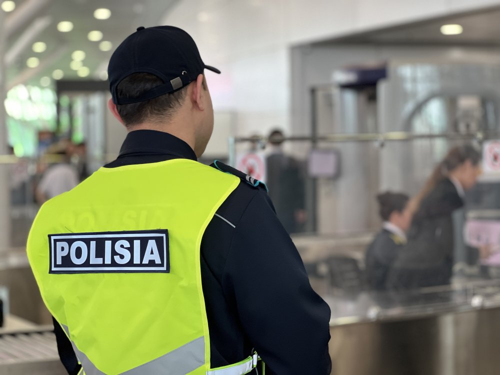 Неудачная шутка при регистрации на рейс обернулась для пассажира арестом на 5 суток – ДП на транспорте