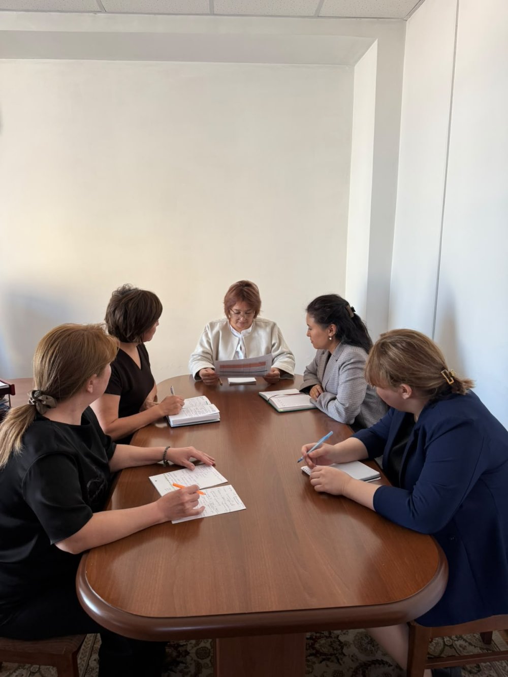 В Департаменте состоялось аппаратное совещание с сотрудниками.