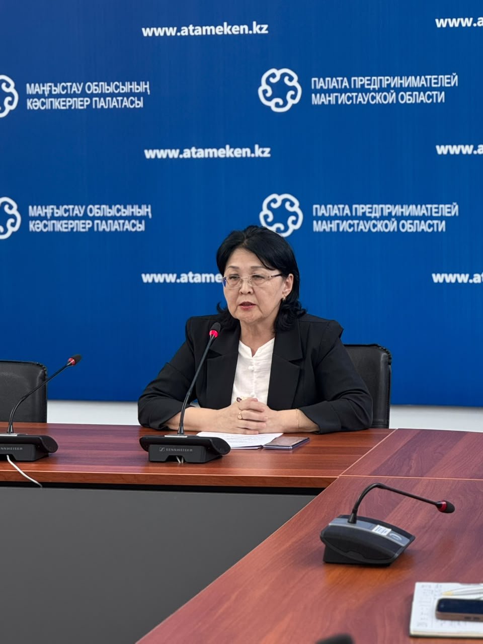 23 сентября 2026 года в зале заседаний Палаты предпринимателей Мангистауской области «Атамекен» был проведен областной семинар на тему профилактики групповых пищевых отравлений и острых кишечных инфекций, а также санитарно-эпидемиологических требований, предъявляемых к объектам по производству рыбной продукции.