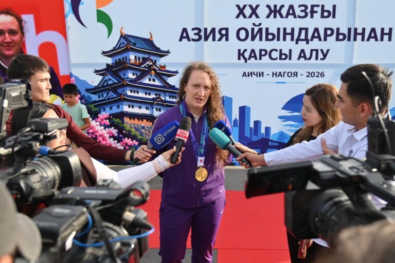 В ШЫМКЕНТЕ ТОРЖЕСТВЕННО ВСТРЕТИЛИ ДВУКРАТНУЮ ЧЕМПИОНКУ АЗИАТСКИХ ИГР